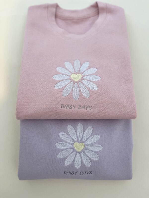 “Daisy Days” Sweatshirt